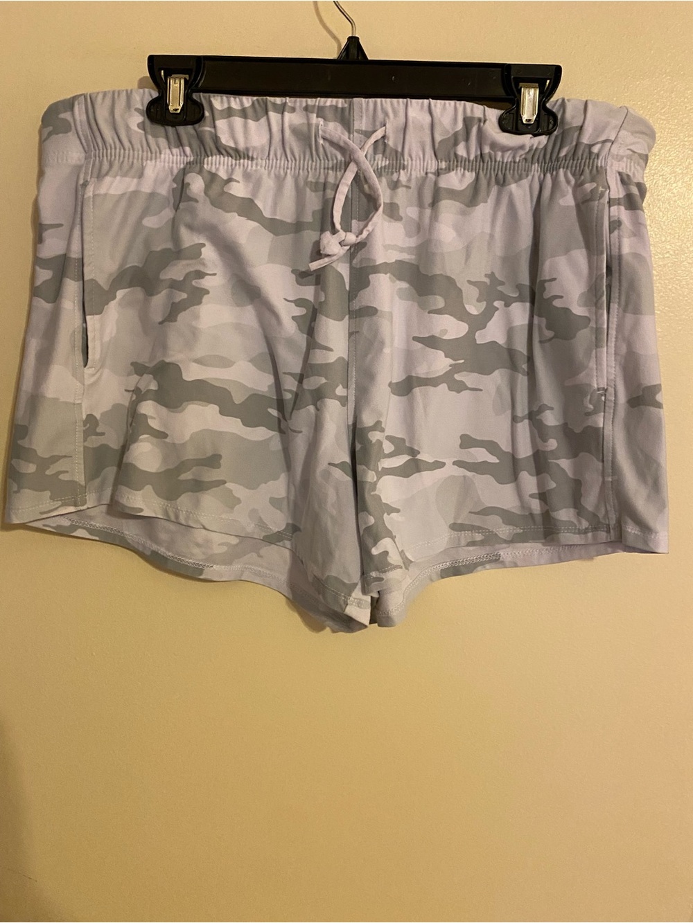 Athletic Works Women's White & Gray Camo Drawstring Athletic Shorts